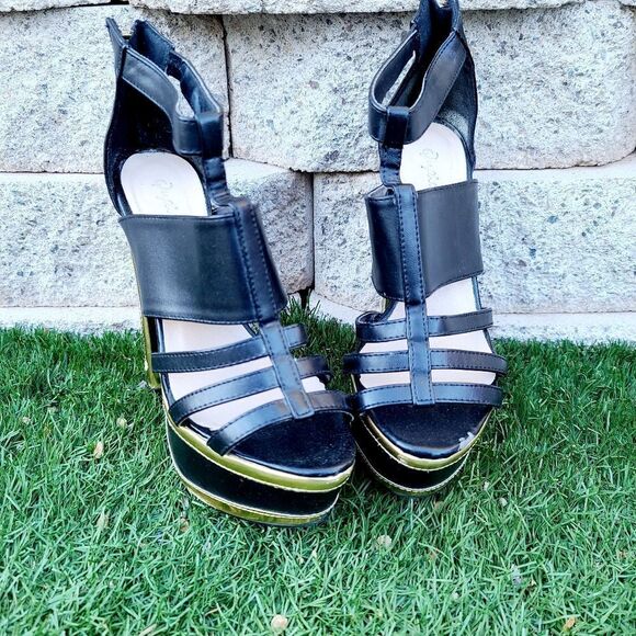 Qupid women's open toed black & gold platform heels - Picture 16 of 16